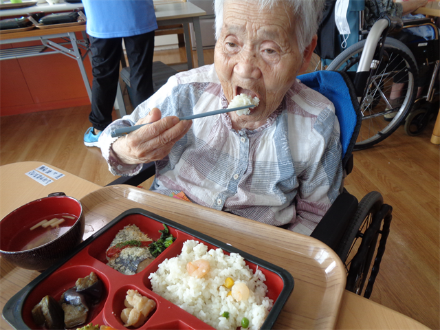 お楽しみ弁当