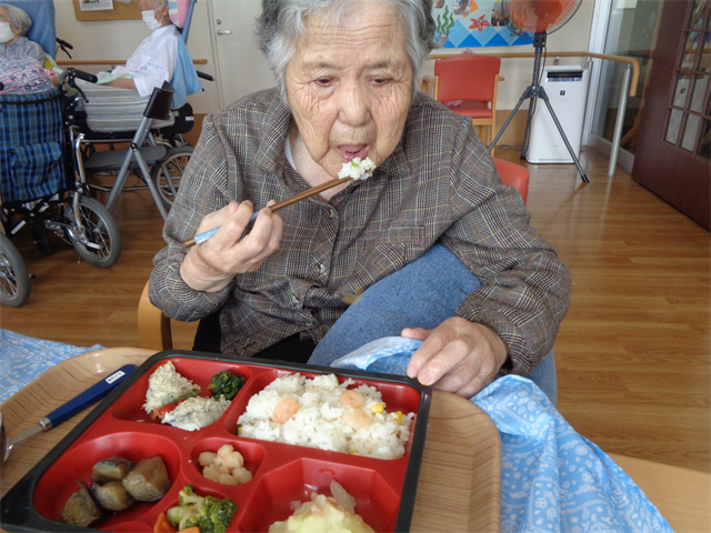 お楽しみ弁当