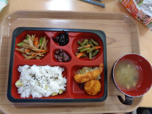 お楽しみ弁当