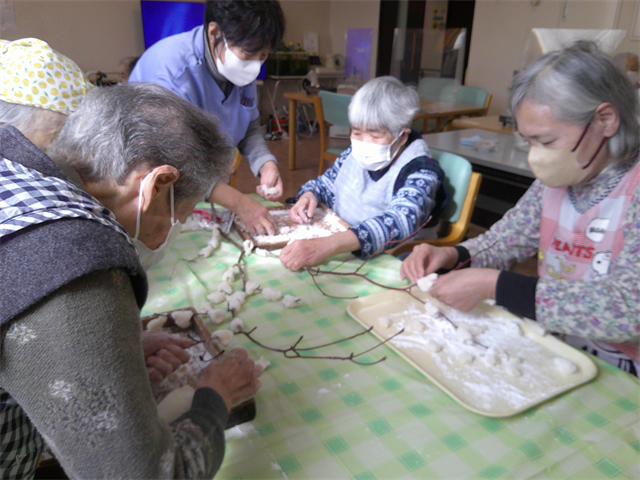 繭玉作り