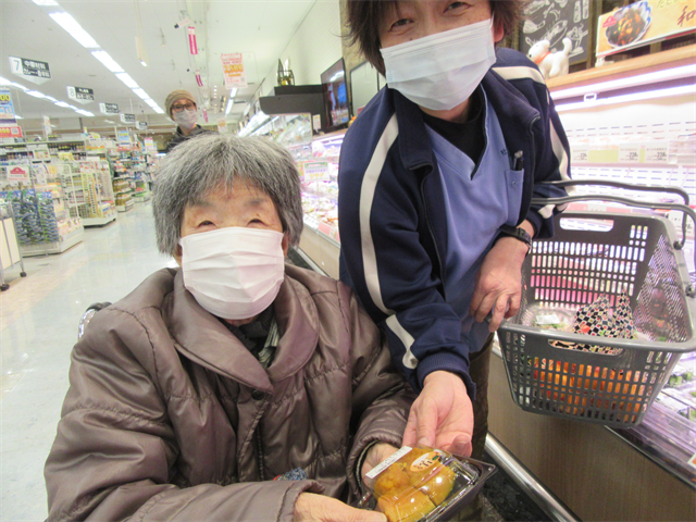 誕生者外出